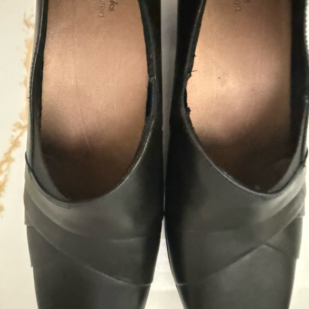 Clarks Women's Black Loafers